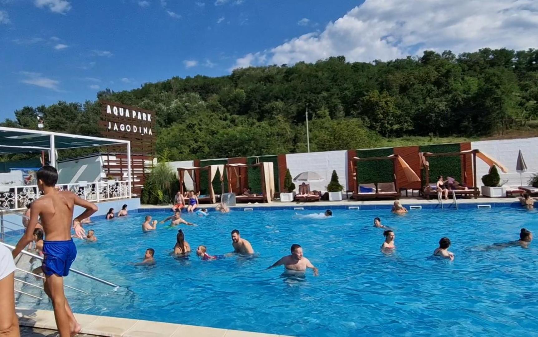 Royalwings Apartman Jagodina Exterior foto